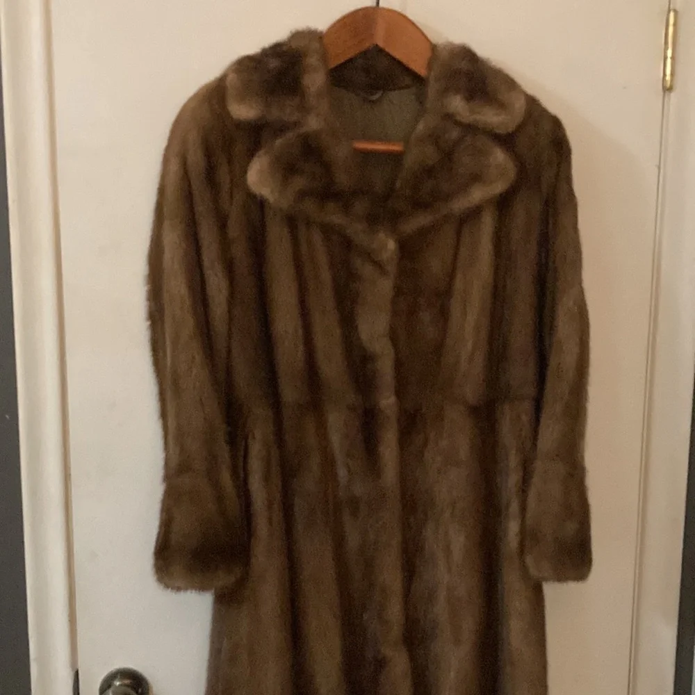 Vintage fur coat and hat - Picture 7 of 16